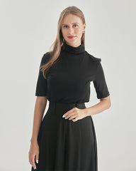 ニット素材のタートルネックTシャツ