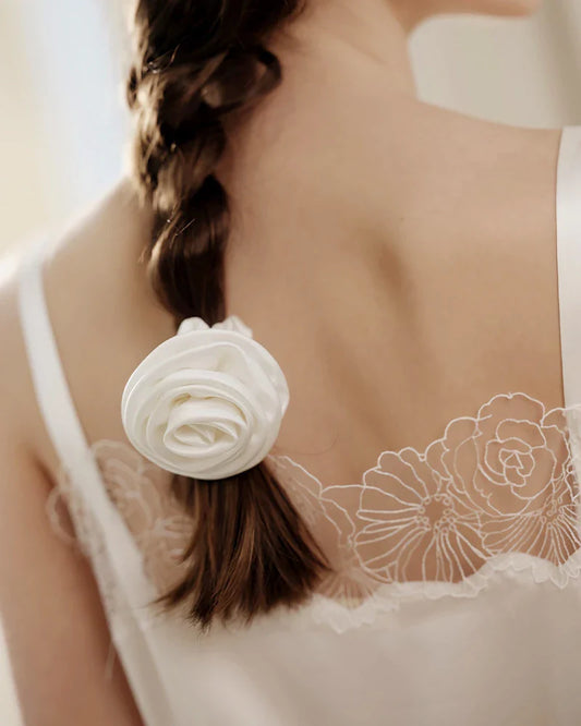 ローズカラーの洗えるシルクシュシュ