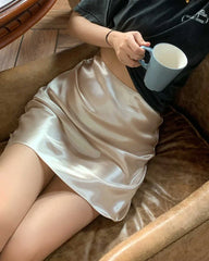 バイアスカットシルクスリップミニスカート