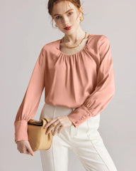 プリーツラウンドネックシルクブラウス