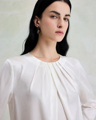 エレガントな洗えるシルクプルオーバーブラウス