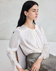 エレガントな洗えるシルクプルオーバーブラウス