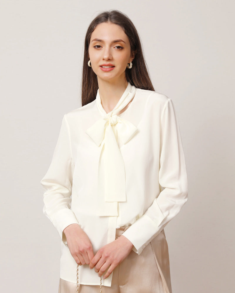 女性用 ボウタイ付きシルクシャツ