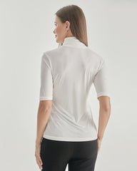 ニット素材のタートルネックTシャツ