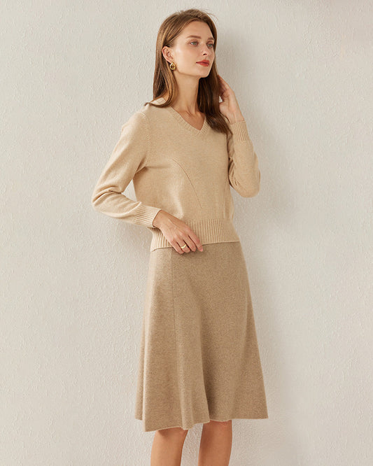 ベーシックなVネックカシミヤセーター