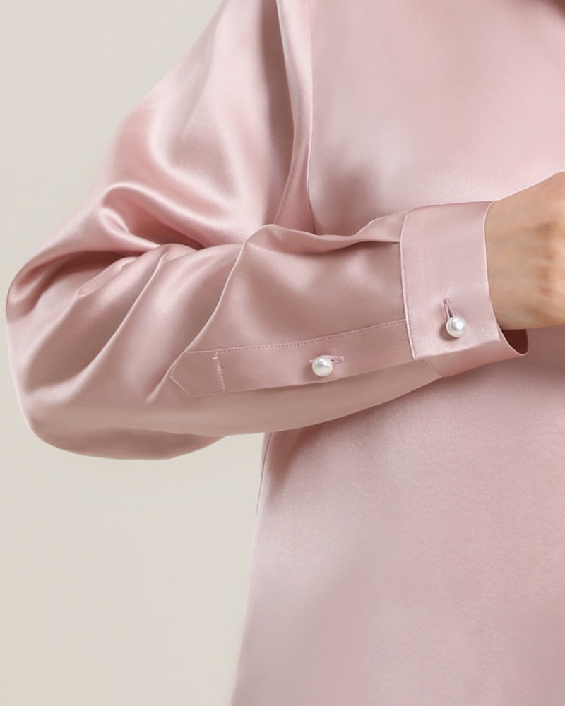 女性用クラシックシルクシャツ パールボタンデザイン