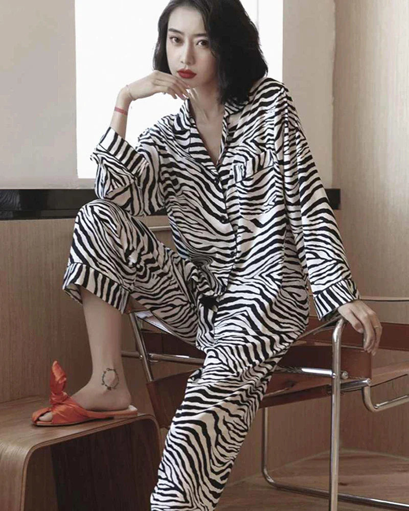 ゼブラ柄シルクパジャマセット