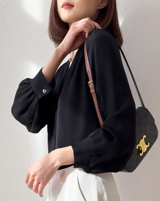 Vネックプリーツショルダーシルクブラウス