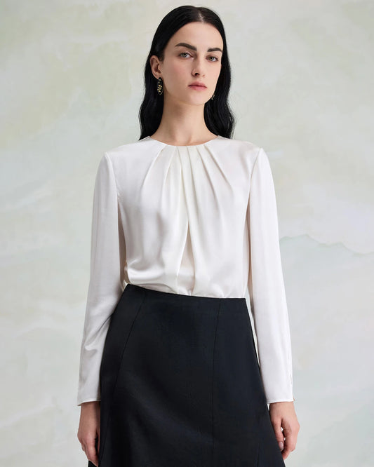 エレガントな洗えるシルクプルオーバーブラウス