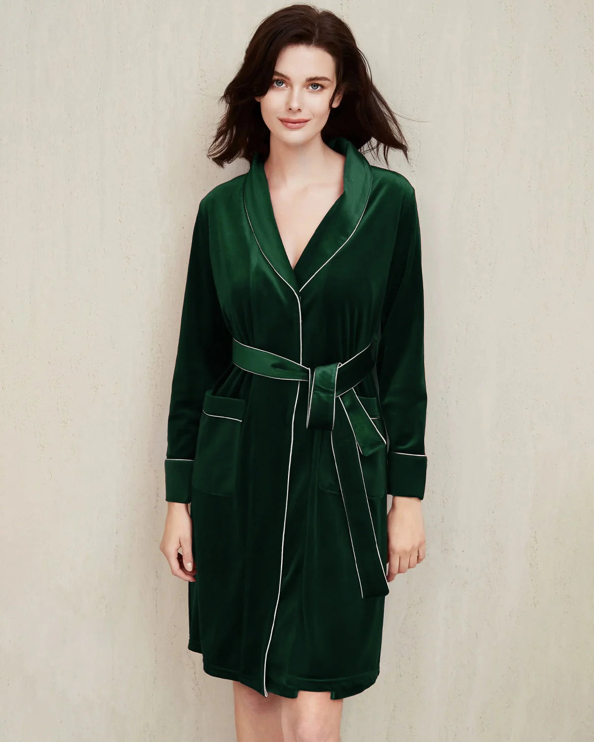 女性用 ベルベットガウン＆シルクナイトドレス