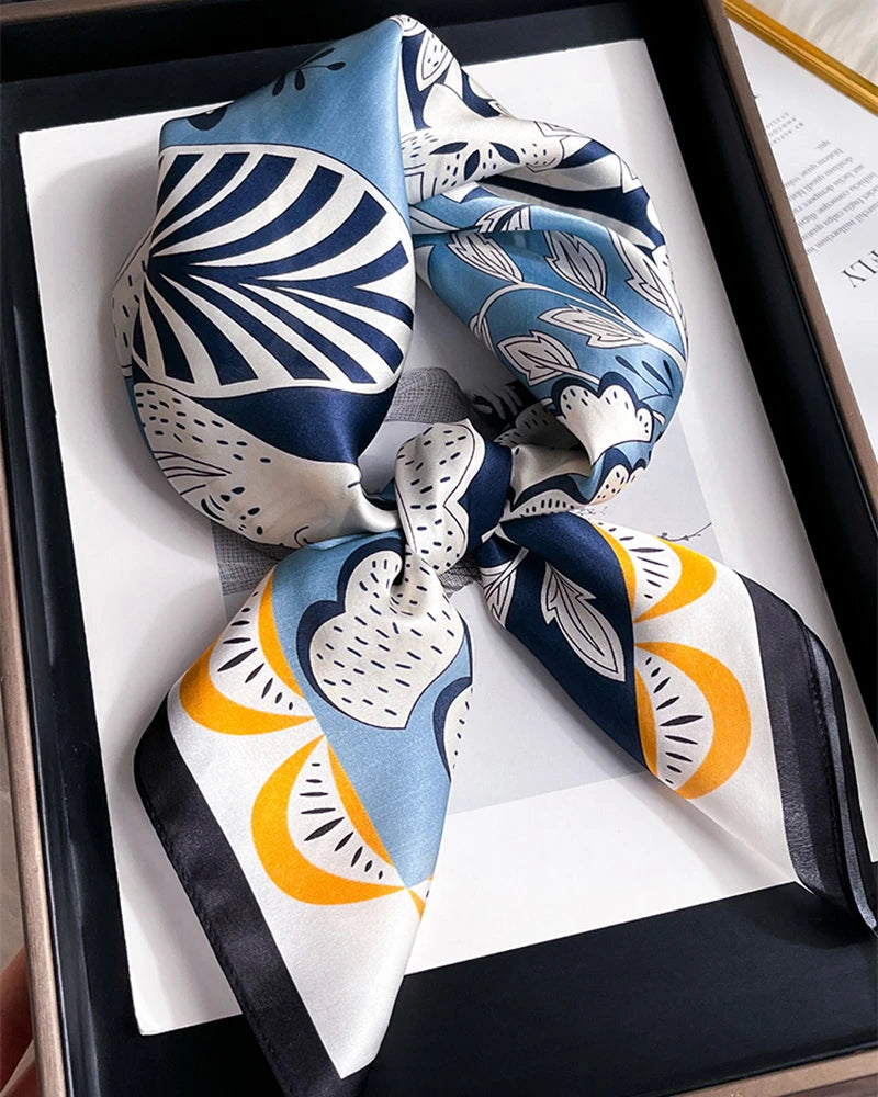 花と鳥の幾何学模様シルクスカーフ