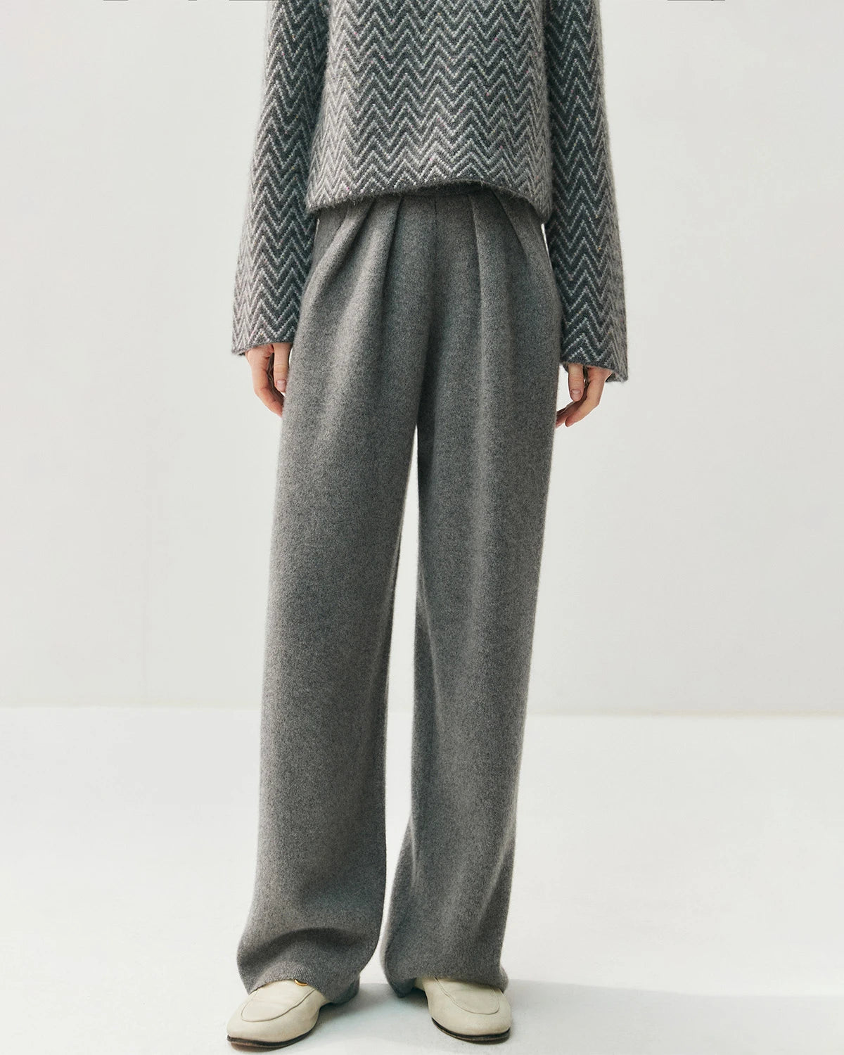 ギャザー入りストレートレッグ カシミヤウールパンツ