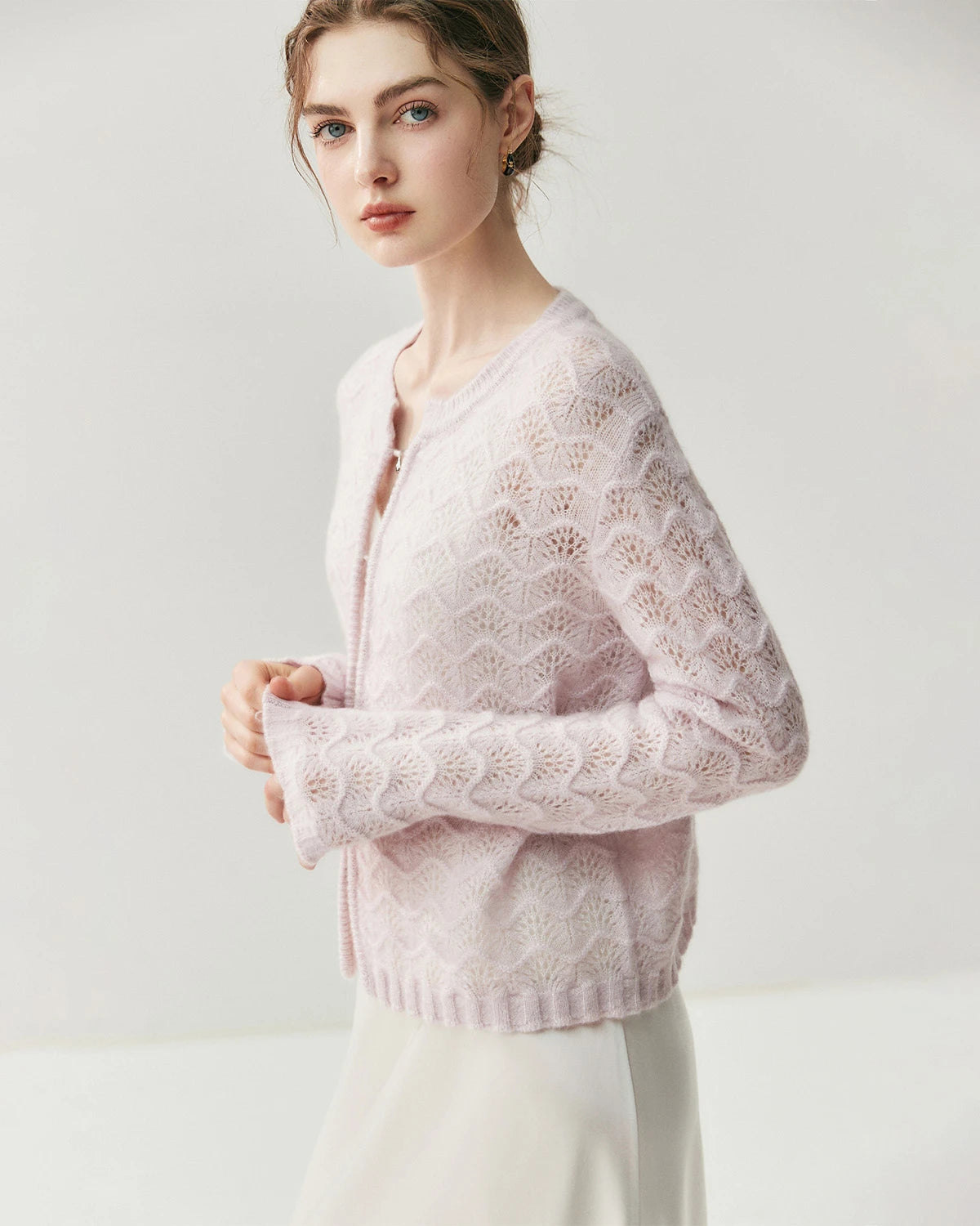 シルクカシミヤ カーディガン（金属ボタン付き）