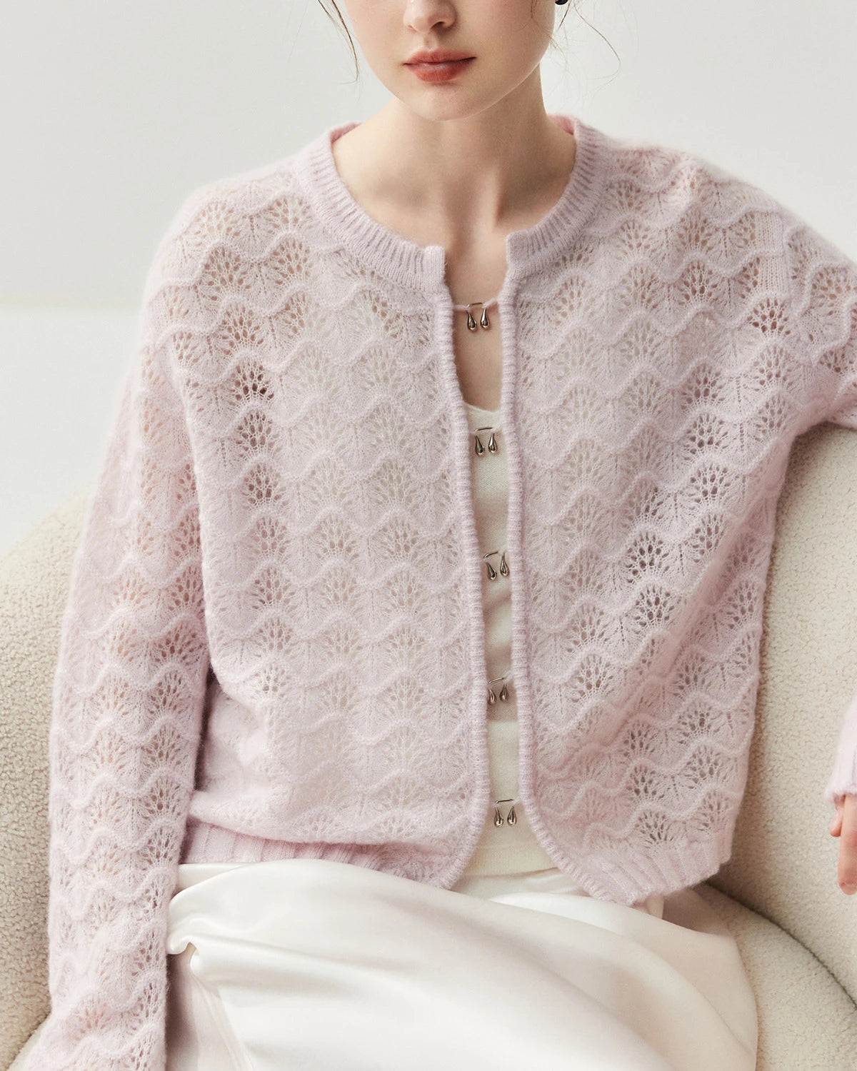 シルクカシミヤ カーディガン（金属ボタン付き）