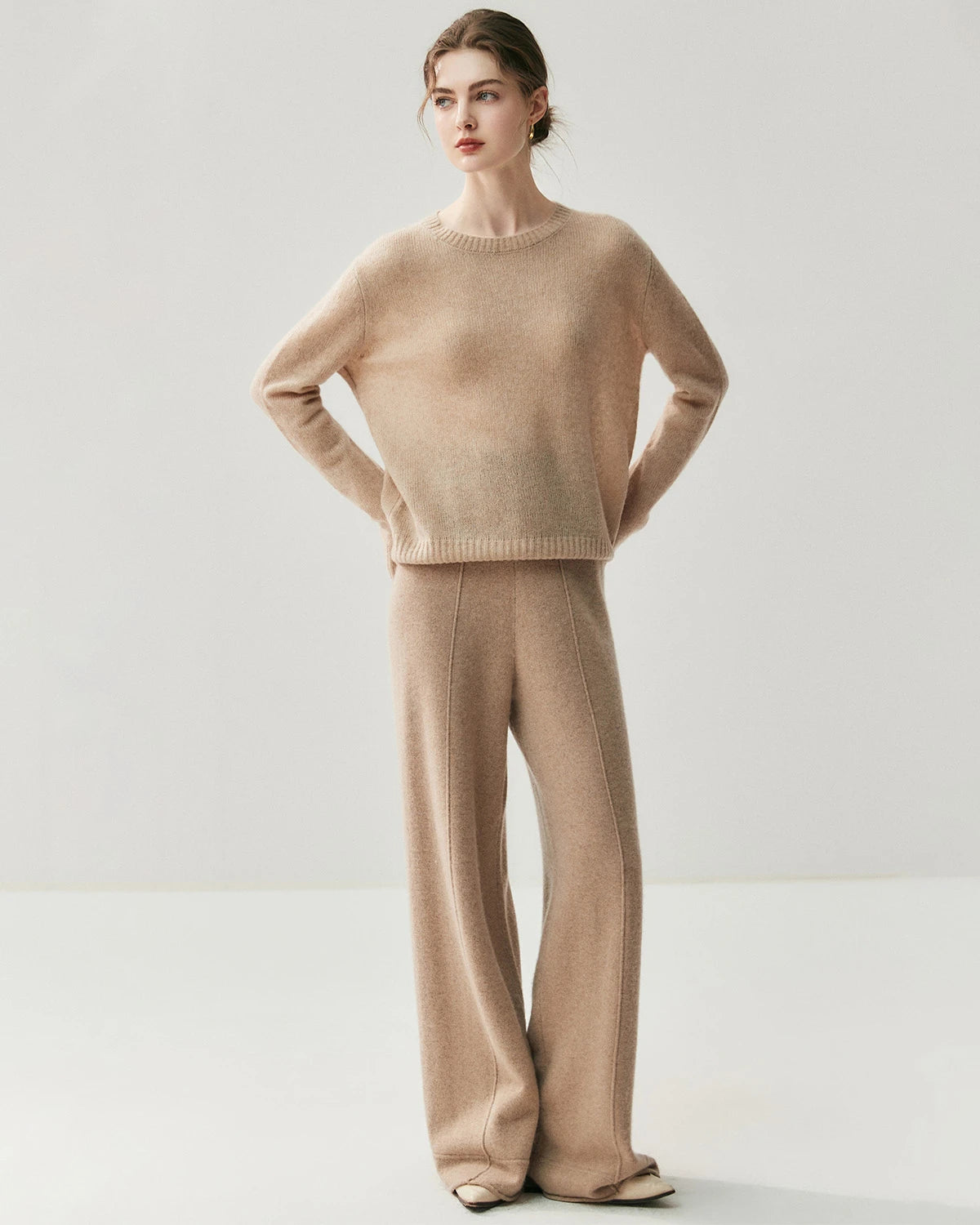 レディース軽量クルーネックカシミヤセーター