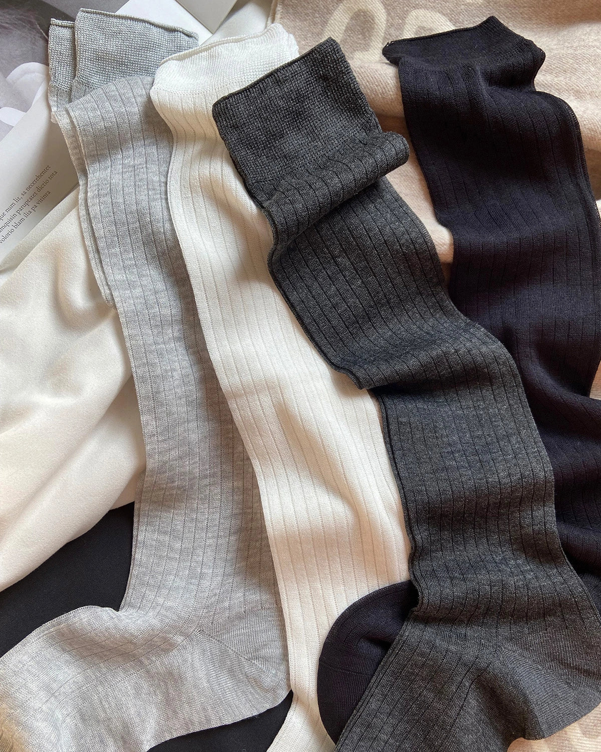 レディース 透け感 カシミヤモダール混 カーフ丈ソックス