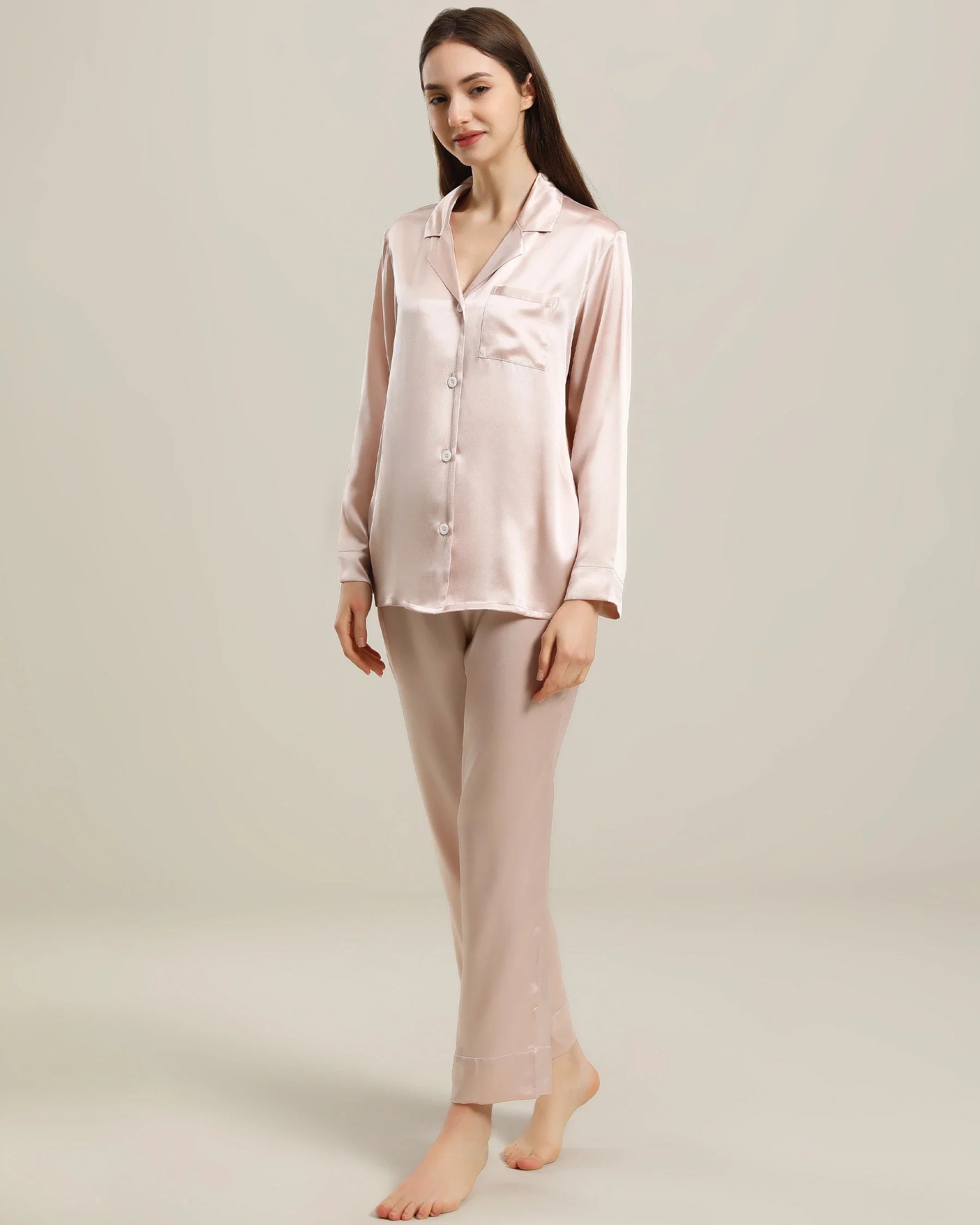 女性用シルクツーピースパジャマ