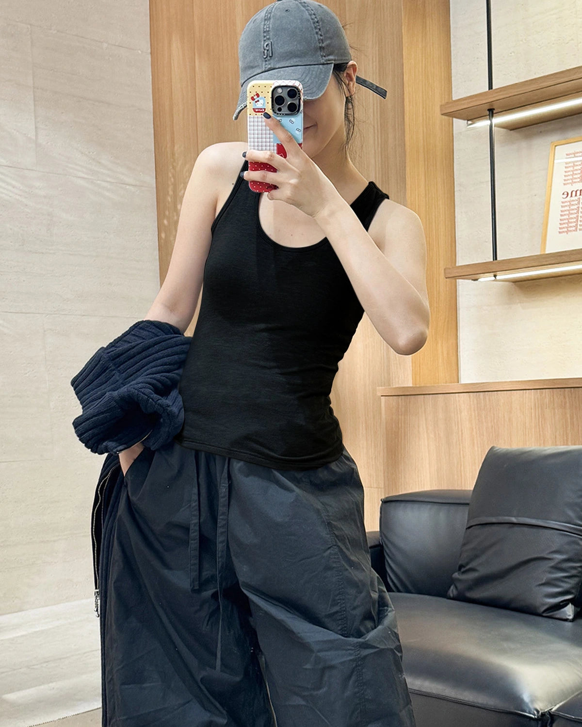 ウール素材のサーマルタンクトップ（内蔵ブラ付き）