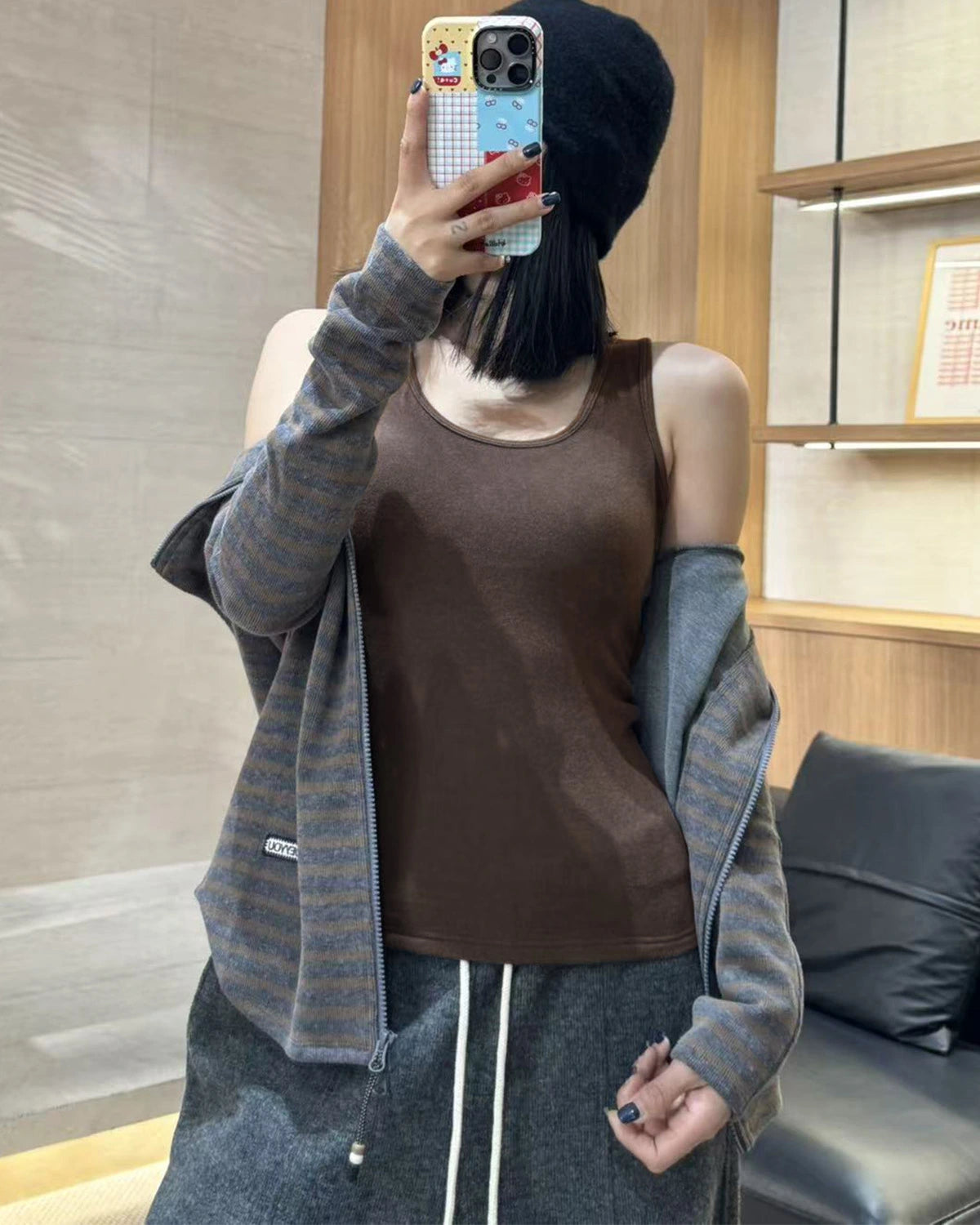 ウール素材のサーマルタンクトップ（内蔵ブラ付き）