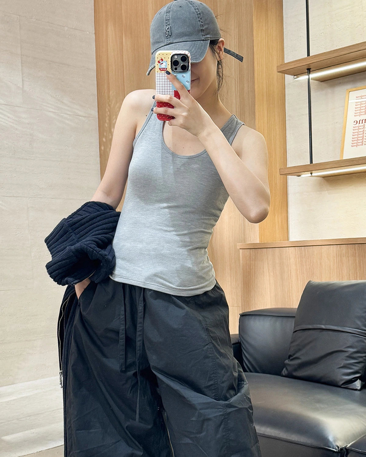 ウール素材のサーマルタンクトップ（内蔵ブラ付き）