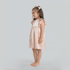 かわいい女の子用シルクドレス