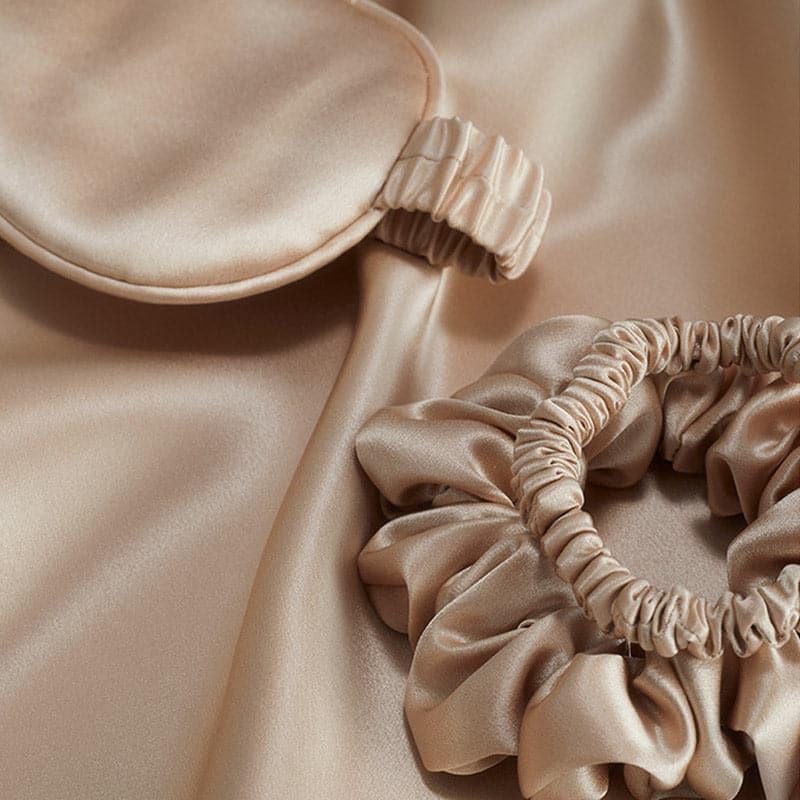 シルクトラベルセット 3点入り（シュシュ・枕カバー・アイマスク）