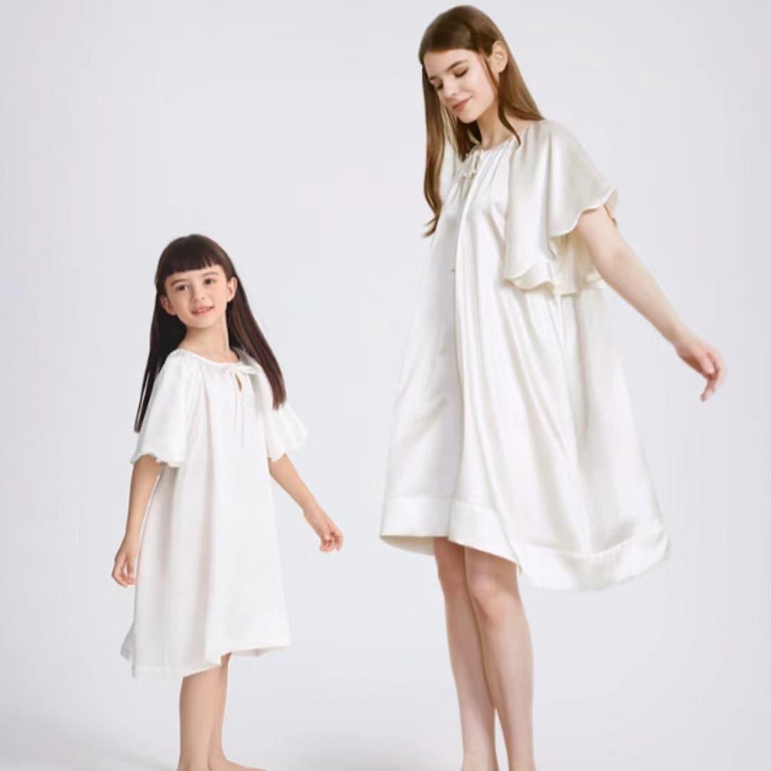 女の子用バットスリーブ（翼型袖）ナイトドレス