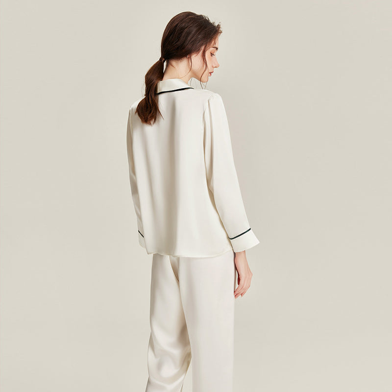 ダブルボタンの22匁シルクパジャマセット