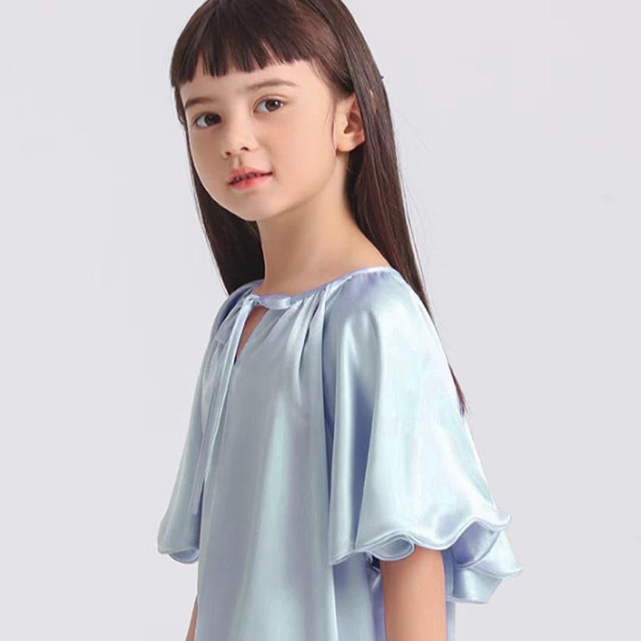 女の子用バットスリーブ（翼型袖）ナイトドレス