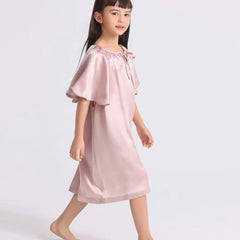女の子用バットスリーブ（翼型袖）ナイトドレス