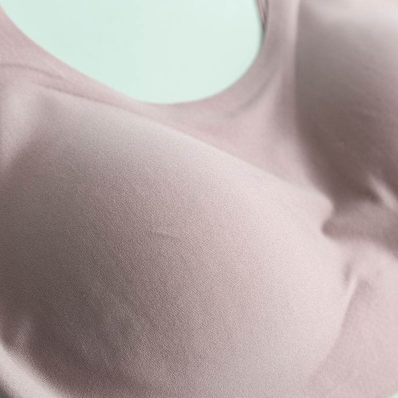 肌にやさしいワイヤレスシルクブラジャー