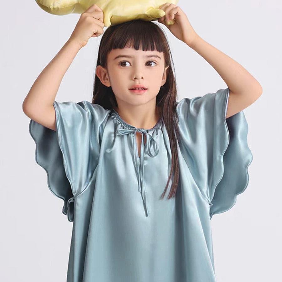 女の子用バットスリーブ（翼型袖）ナイトドレス