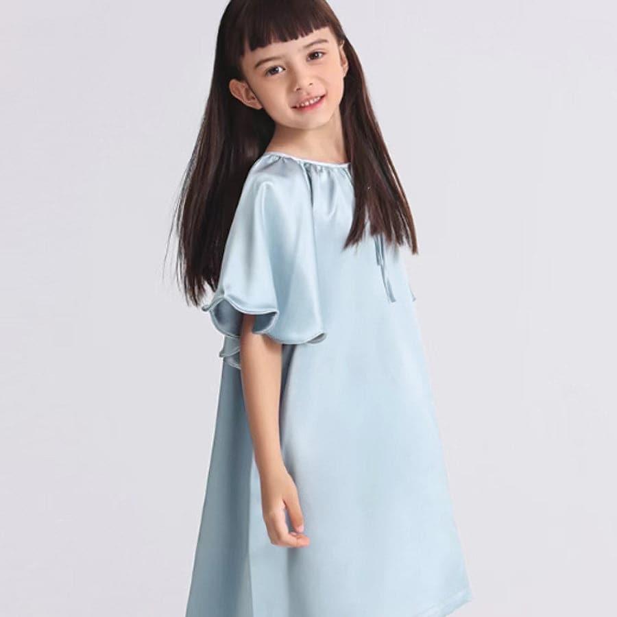 女の子用バットスリーブ（翼型袖）ナイトドレス